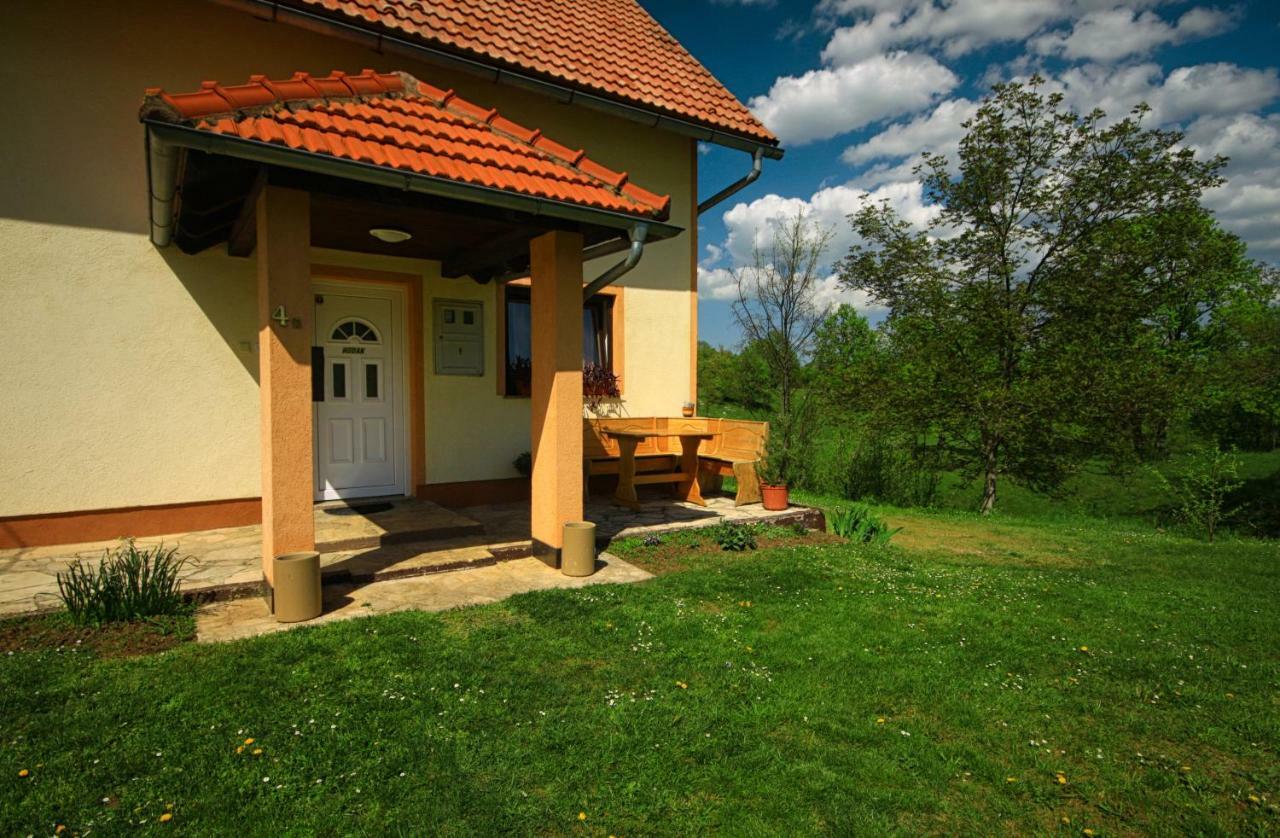 Charly'S Apartment Smoljanac Exterior photo